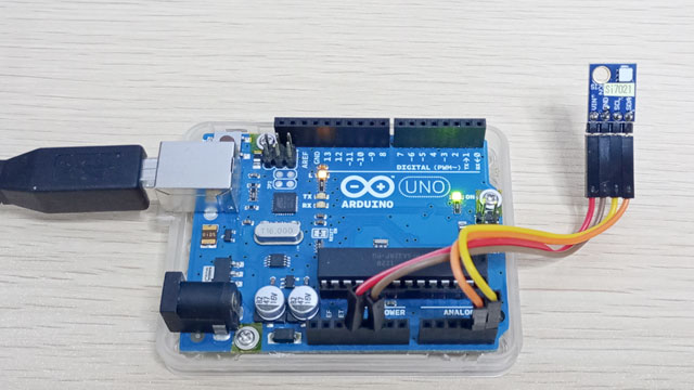 Arduino UNO Board and Si7021